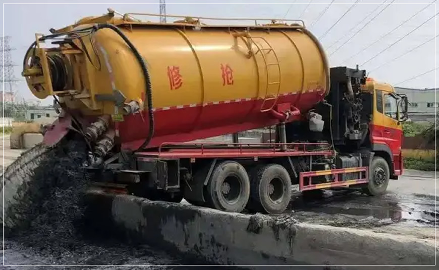 顺庆沉淀池清理案例